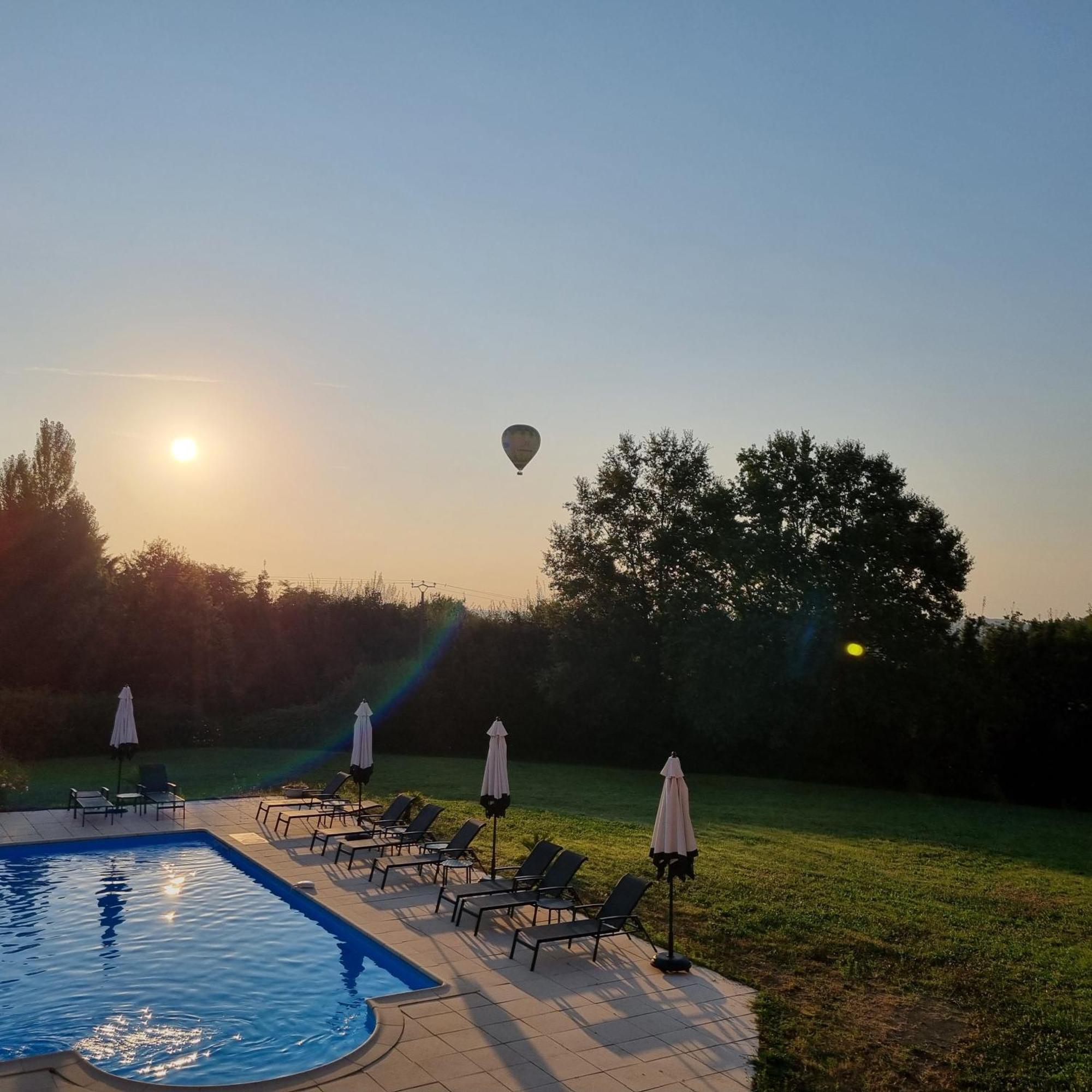 Au Perigord Noir Hotel Hautefort Kültér fotó