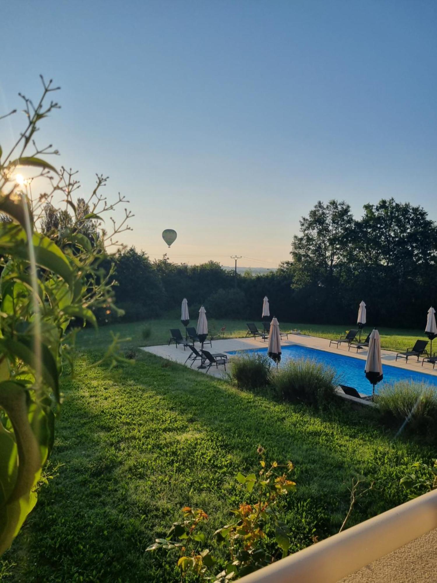 Au Perigord Noir Hotel Hautefort Kültér fotó